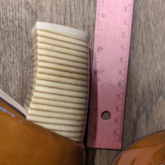 Tory Burch Banana Patent Leather Pumps sz 5M​ - Picture 14 of 16